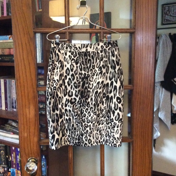 Leopard print pencil skirt (skirt only) - Picture 3 of 3